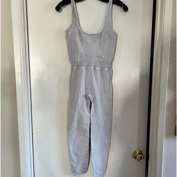 NWOT Free People Movement Good Karma Onesie Ice Grey M/L - Picture 7 of 10